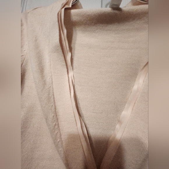 EUC double ruffle cardigan - Picture 2 of 5